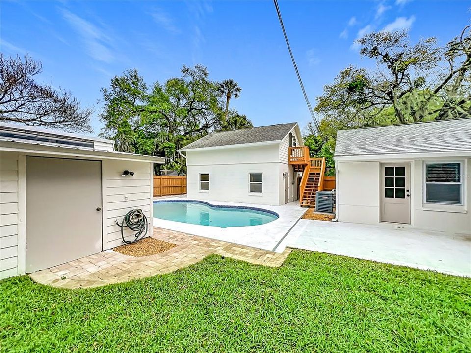 For Sale: $359,990 (3 beds, 2 baths, 1084 Square Feet)