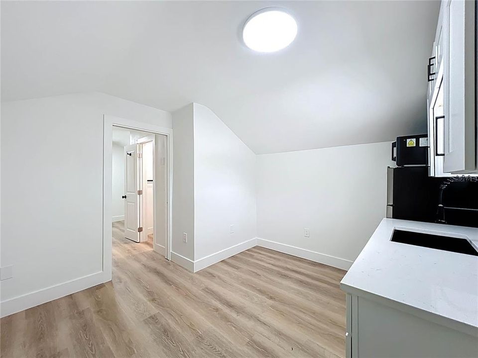 For Sale: $359,990 (3 beds, 2 baths, 1084 Square Feet)