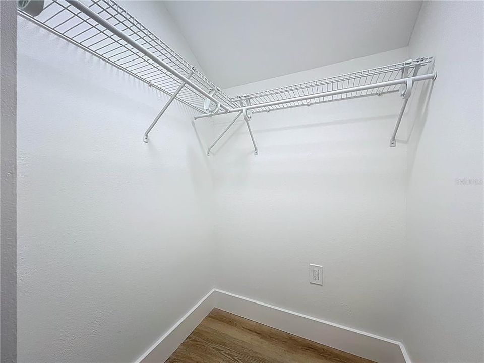 For Sale: $359,990 (3 beds, 2 baths, 1084 Square Feet)