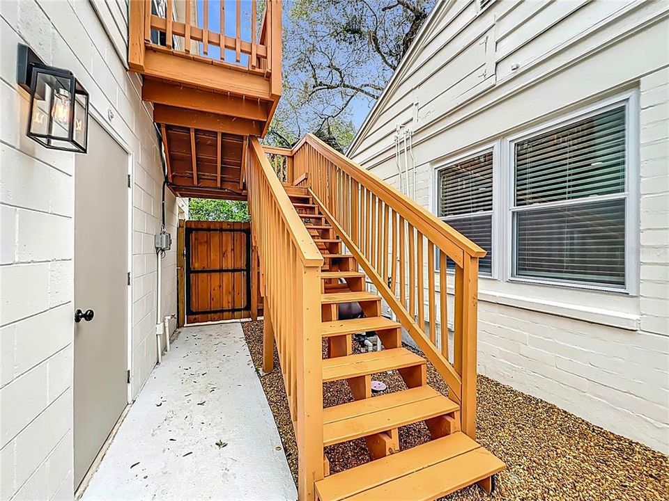 For Sale: $359,990 (3 beds, 2 baths, 1084 Square Feet)