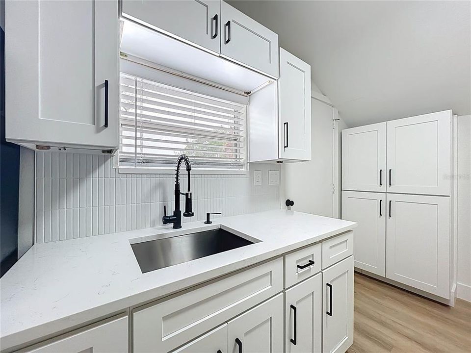 For Sale: $359,990 (3 beds, 2 baths, 1084 Square Feet)