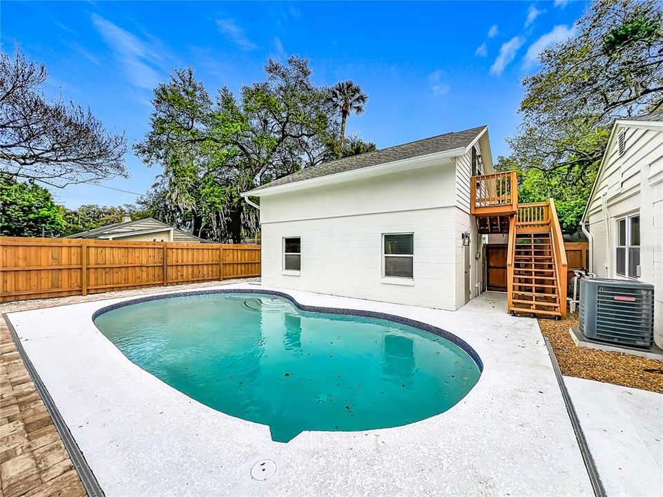 For Sale: $359,990 (3 beds, 2 baths, 1084 Square Feet)