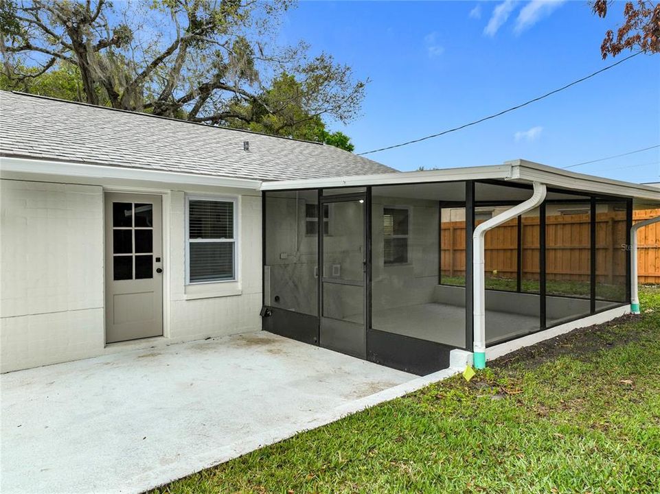 For Sale: $359,990 (3 beds, 2 baths, 1084 Square Feet)