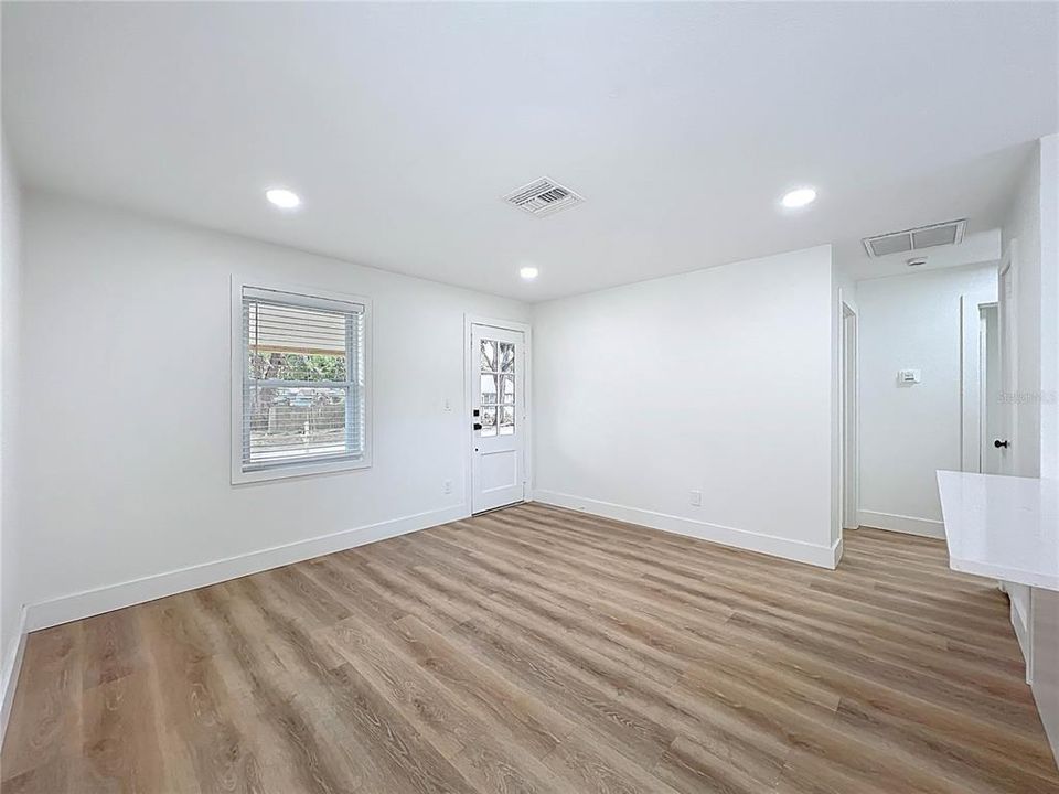 For Sale: $359,990 (3 beds, 2 baths, 1084 Square Feet)