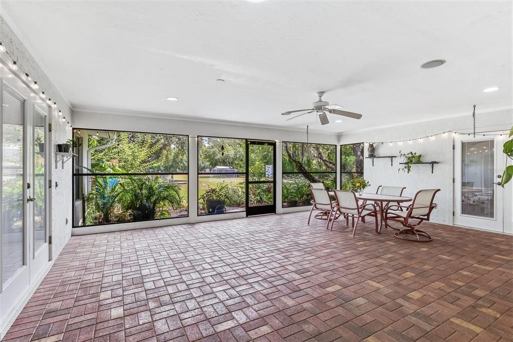 For Sale: $1,500,000 (5 beds, 5 baths, 4652 Square Feet)