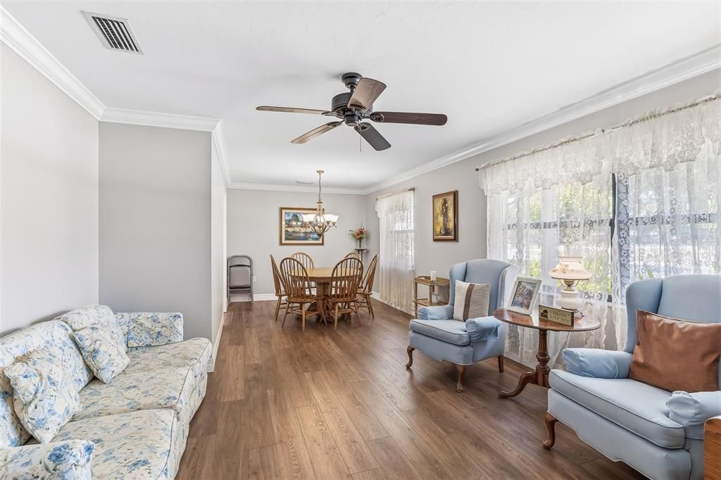 For Sale: $1,500,000 (5 beds, 5 baths, 4652 Square Feet)