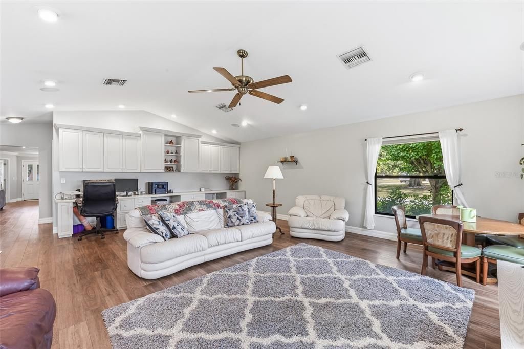For Sale: $1,500,000 (5 beds, 5 baths, 4652 Square Feet)