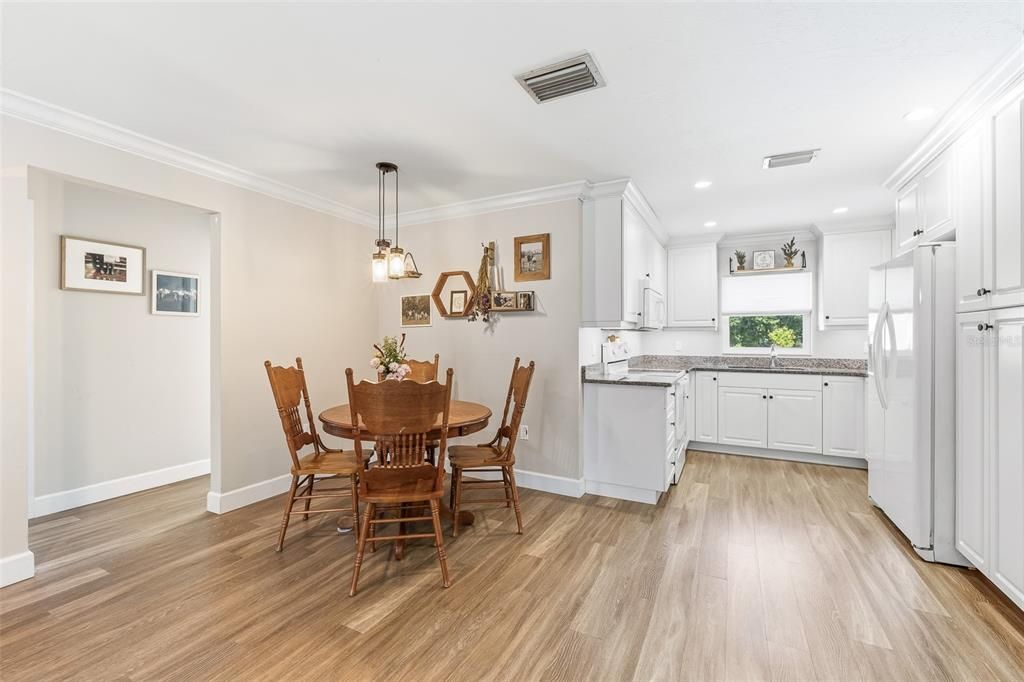 For Sale: $1,500,000 (5 beds, 5 baths, 4652 Square Feet)