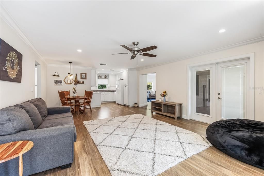 For Sale: $1,500,000 (5 beds, 5 baths, 4652 Square Feet)