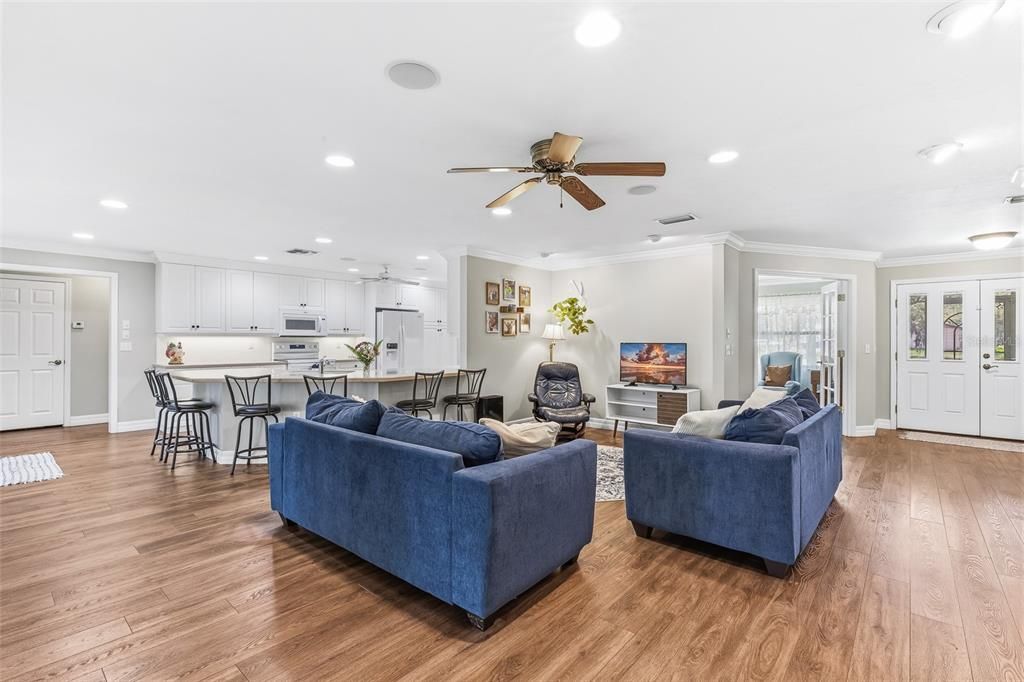 For Sale: $1,500,000 (5 beds, 5 baths, 4652 Square Feet)