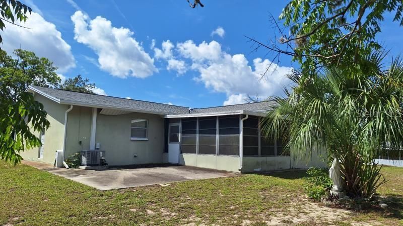 For Sale: $119,900 (2 beds, 2 baths, 1208 Square Feet)