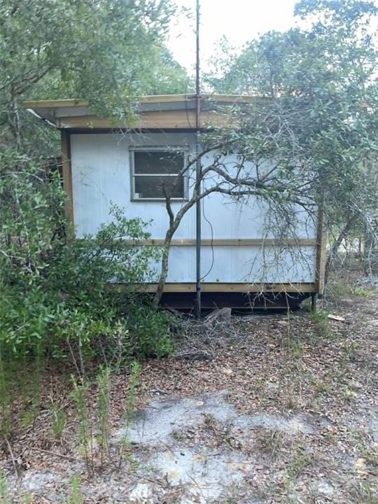 For Sale: $129,900 (5 beds, 2 baths, 1369 Square Feet)