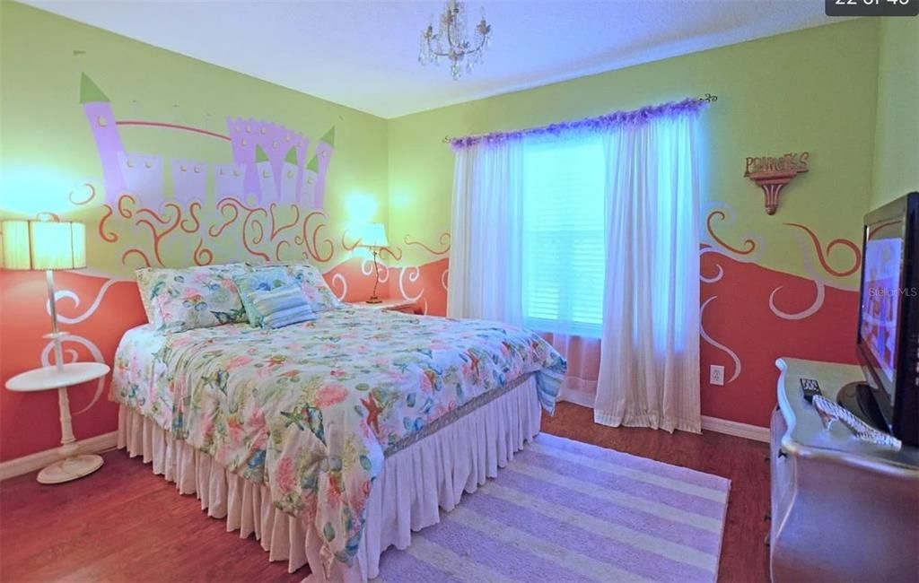 For Sale: $580,000 (7 beds, 4 baths, 2881 Square Feet)