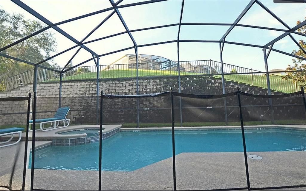 For Sale: $580,000 (7 beds, 4 baths, 2881 Square Feet)