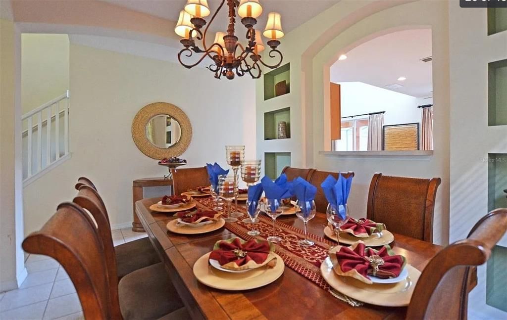 For Sale: $580,000 (7 beds, 4 baths, 2881 Square Feet)