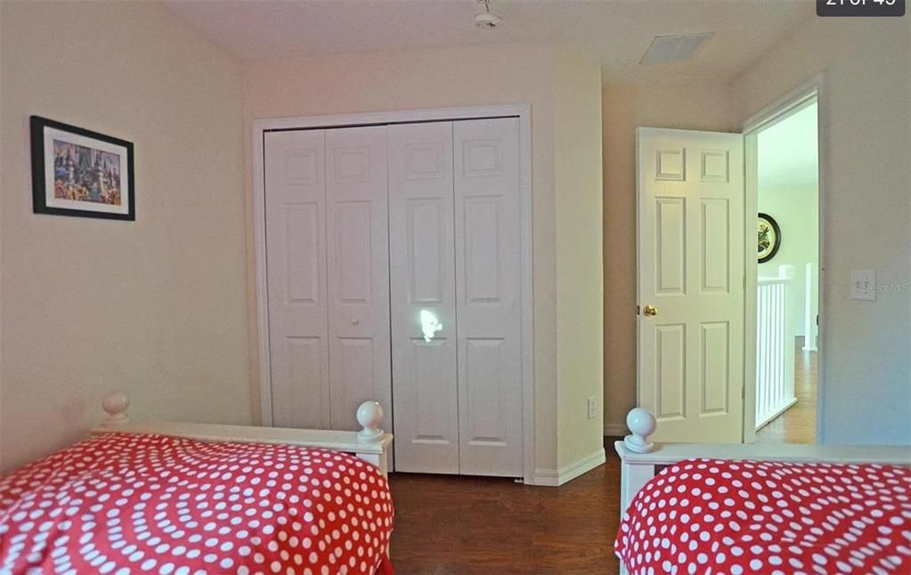 For Sale: $580,000 (7 beds, 4 baths, 2881 Square Feet)