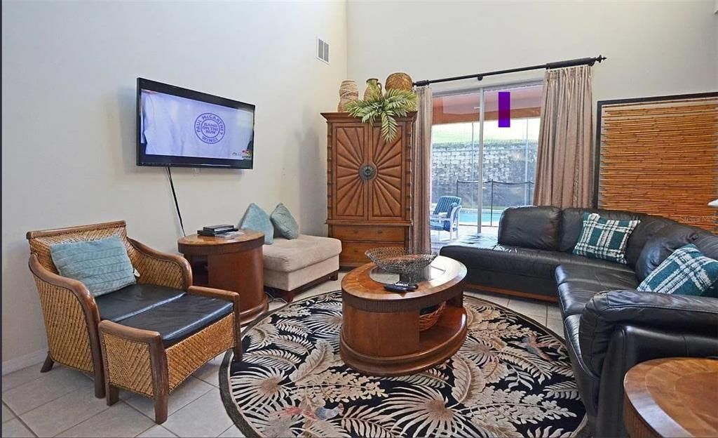 For Sale: $580,000 (7 beds, 4 baths, 2881 Square Feet)