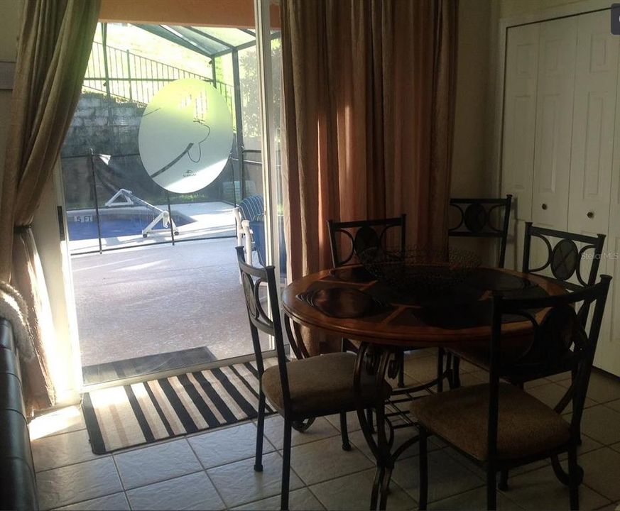 For Sale: $580,000 (7 beds, 4 baths, 2881 Square Feet)