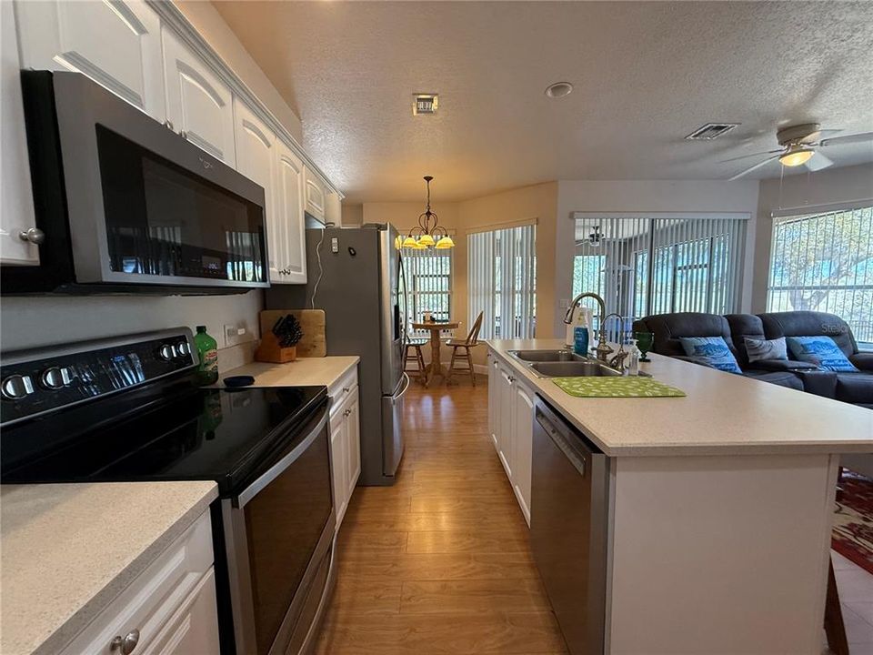 For Rent: $3,000 (4 beds, 3 baths, 2483 Square Feet)