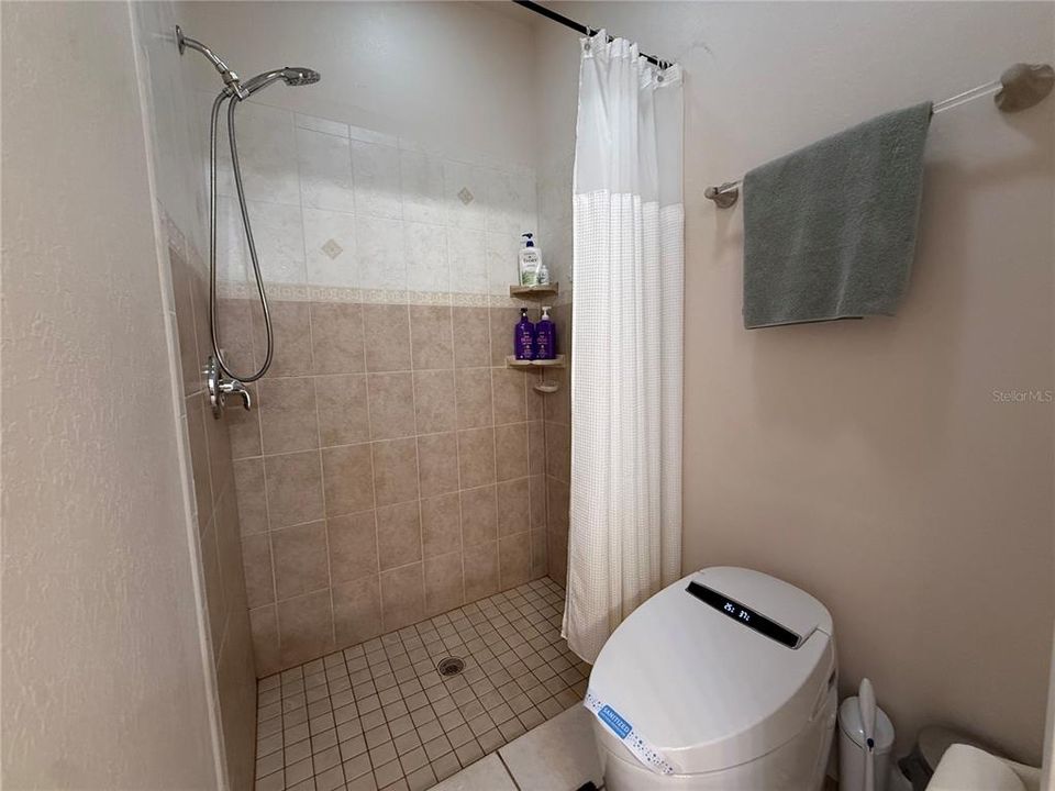 For Rent: $3,000 (4 beds, 3 baths, 2483 Square Feet)