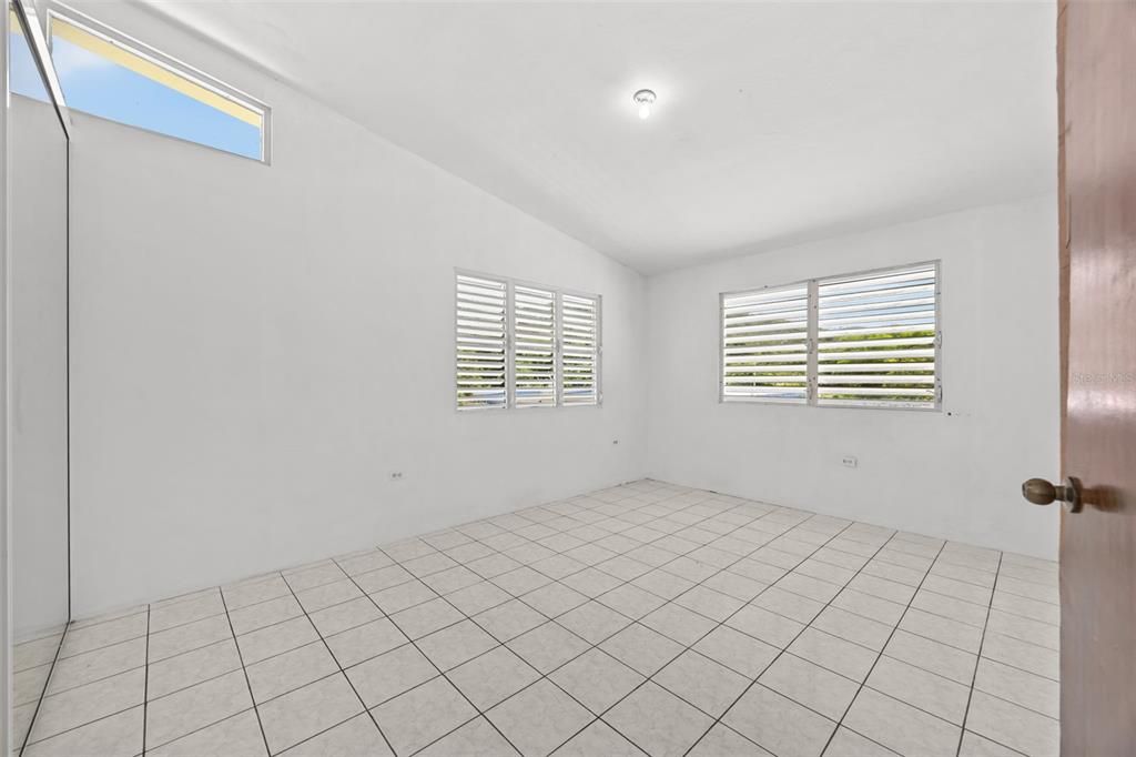 For Sale: $329,000 (9 beds, 0 baths, 3862 Square Feet)
