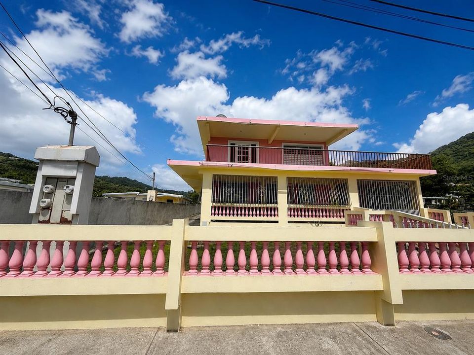 For Sale: $329,000 (9 beds, 0 baths, 3862 Square Feet)