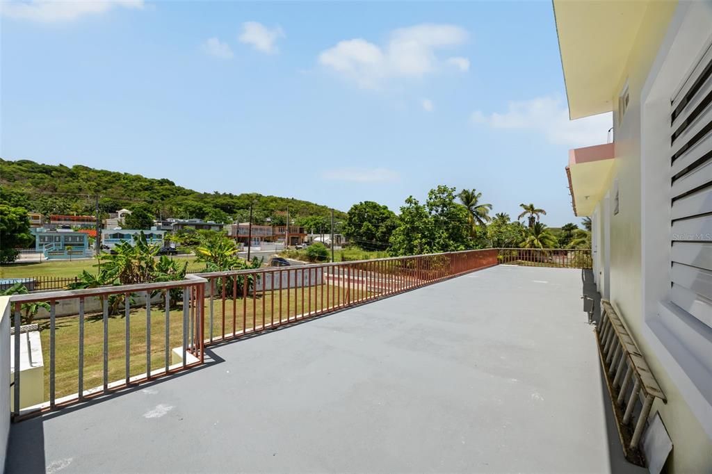 For Sale: $329,000 (9 beds, 0 baths, 3862 Square Feet)
