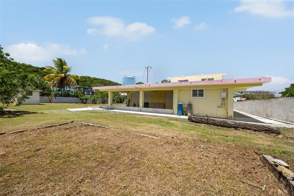 For Sale: $329,000 (9 beds, 0 baths, 3862 Square Feet)