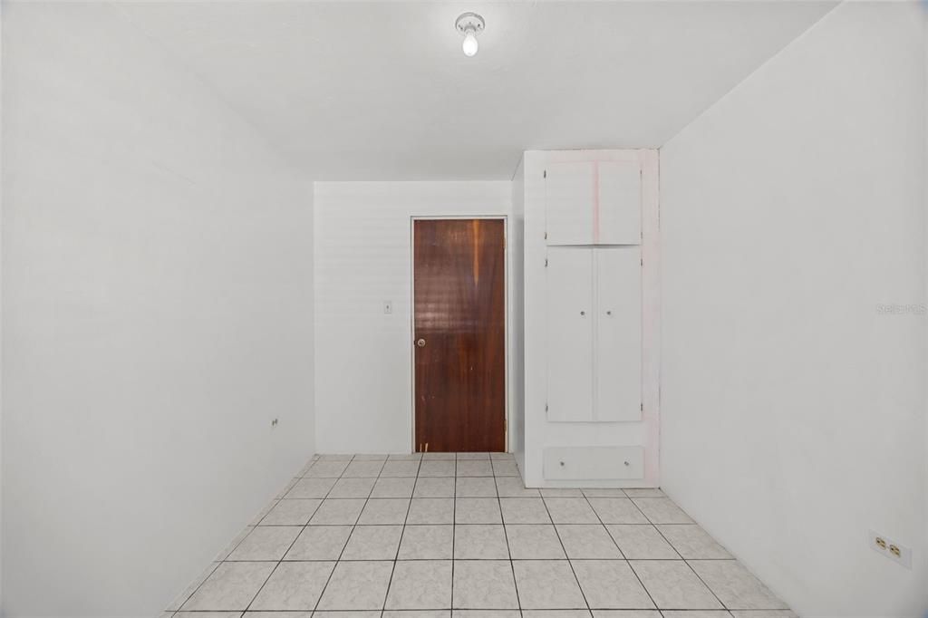 For Sale: $329,000 (9 beds, 0 baths, 3862 Square Feet)