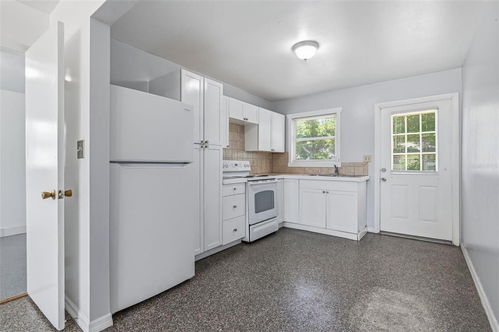 В аренду: $1,850 (3 спален, 1 ванн, 1093 Квадратных фут)