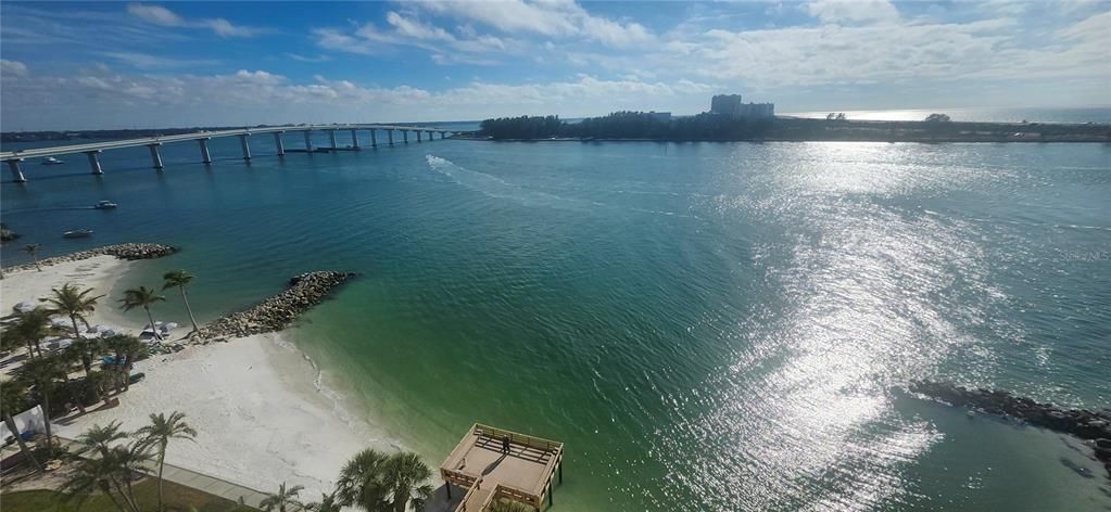 For Rent: $2,400 (1 beds, 1 baths, 1111 Square Feet)