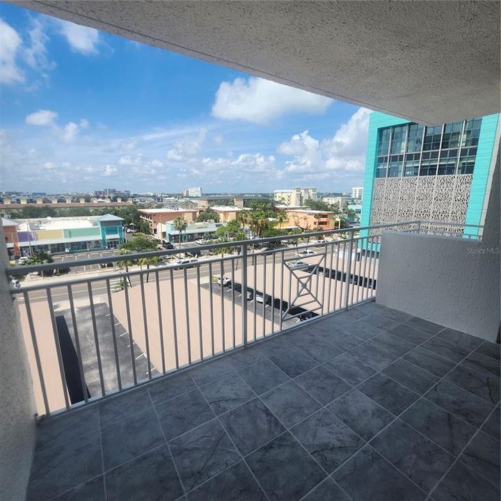 For Rent: $2,400 (1 beds, 1 baths, 1111 Square Feet)