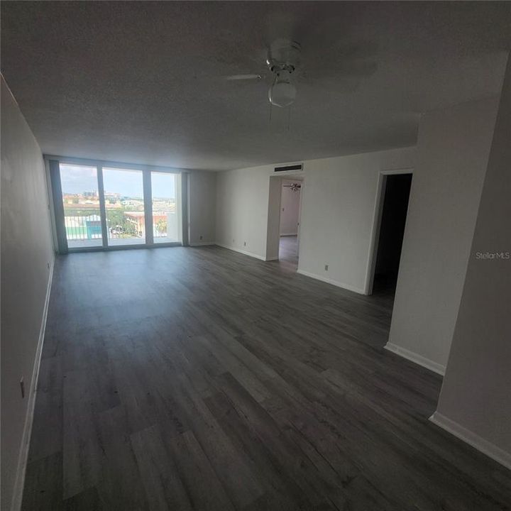 For Rent: $2,400 (1 beds, 1 baths, 1111 Square Feet)