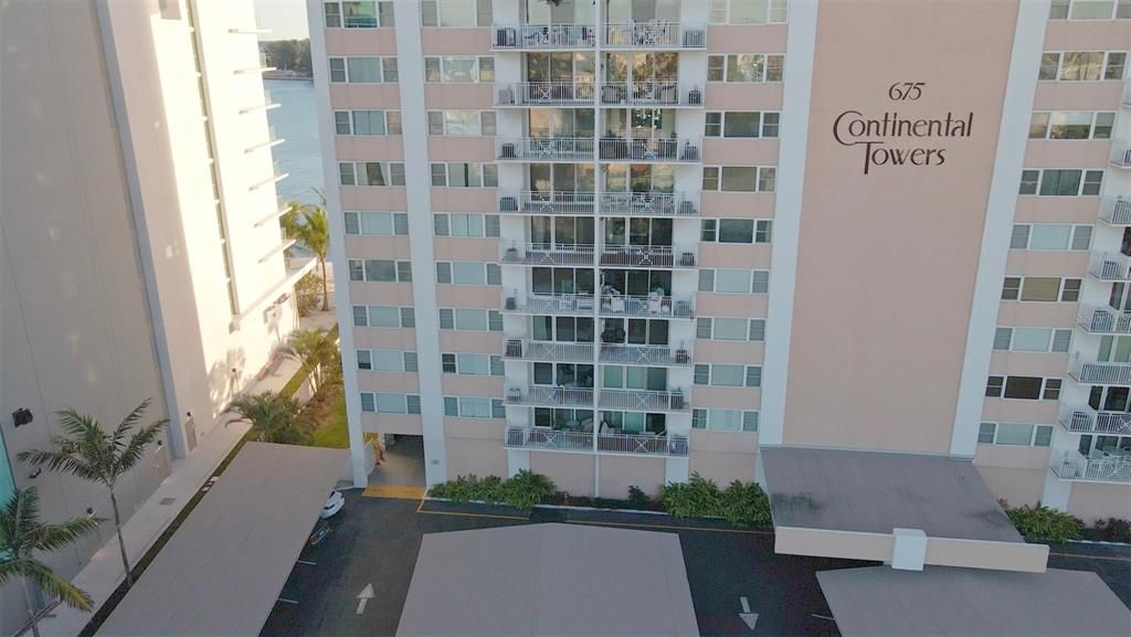 For Rent: $2,400 (1 beds, 1 baths, 1111 Square Feet)