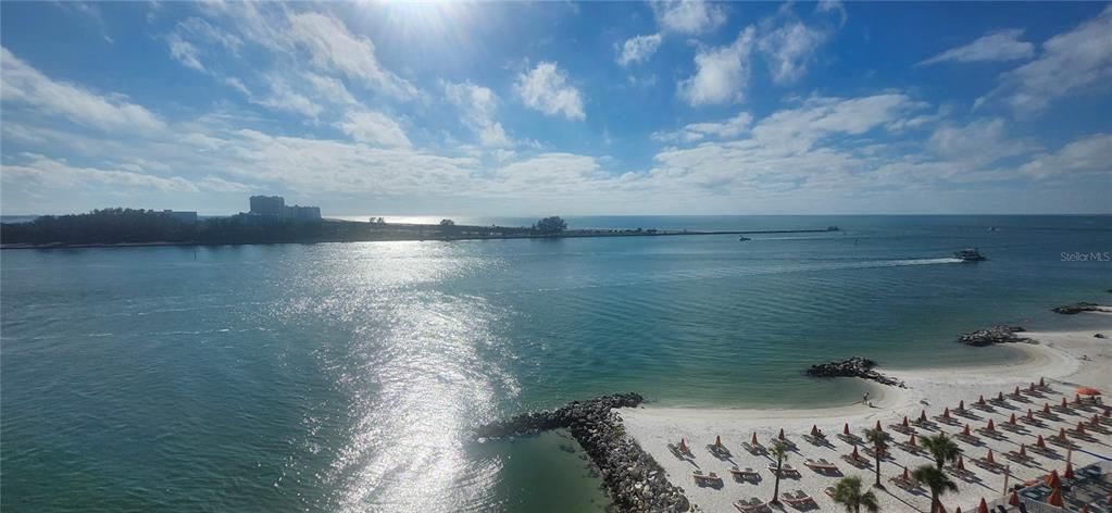 For Rent: $2,400 (1 beds, 1 baths, 1111 Square Feet)