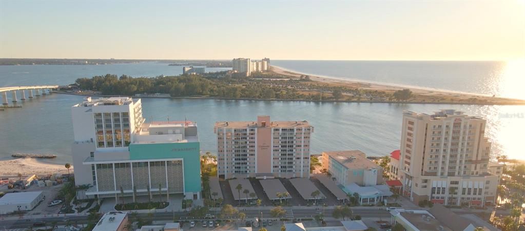 For Rent: $2,400 (1 beds, 1 baths, 1111 Square Feet)