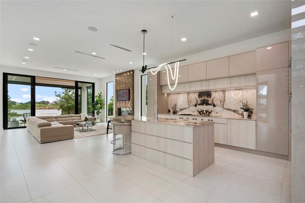 For Sale: $6,900,000 (5 beds, 5 baths, 6300 Square Feet)