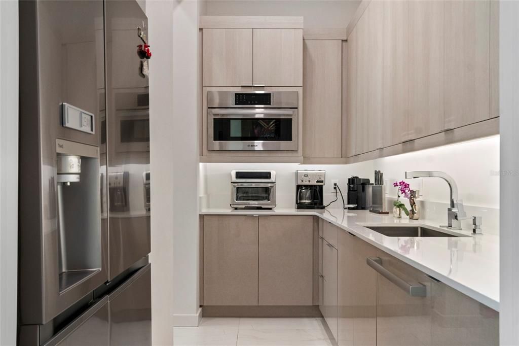 For Sale: $6,900,000 (5 beds, 5 baths, 6300 Square Feet)