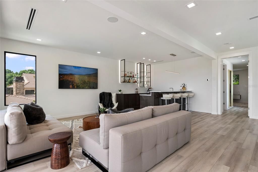 For Sale: $6,900,000 (5 beds, 5 baths, 6300 Square Feet)