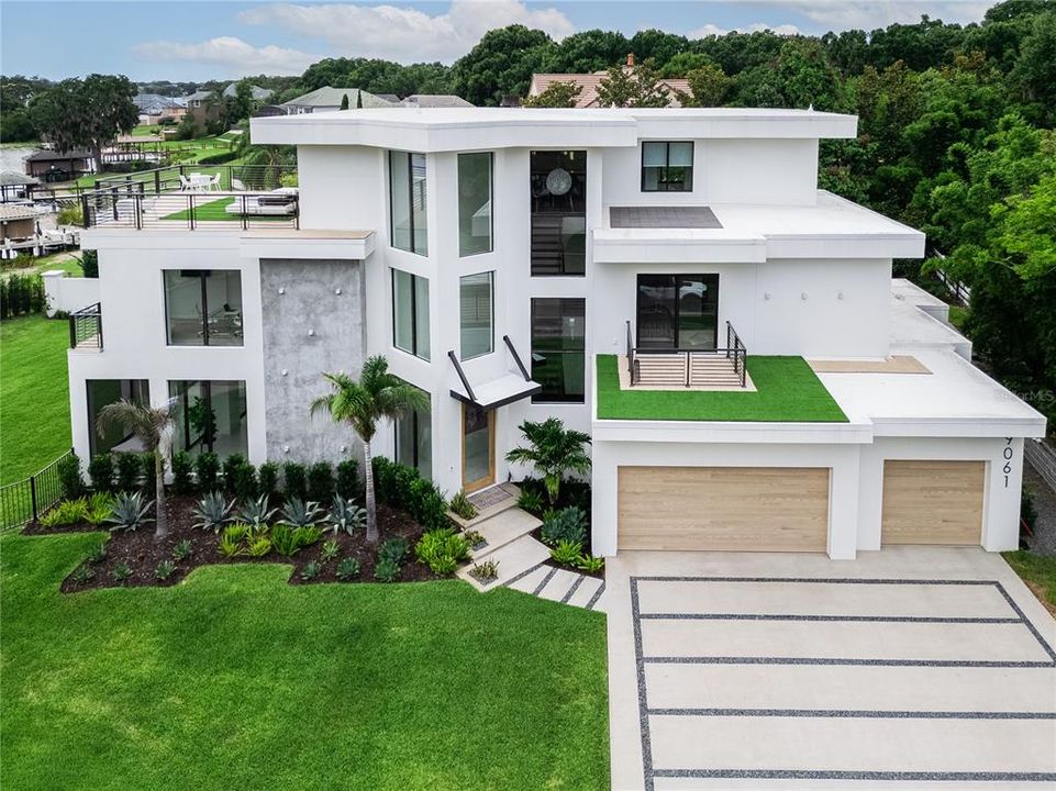 For Sale: $6,900,000 (5 beds, 5 baths, 6300 Square Feet)
