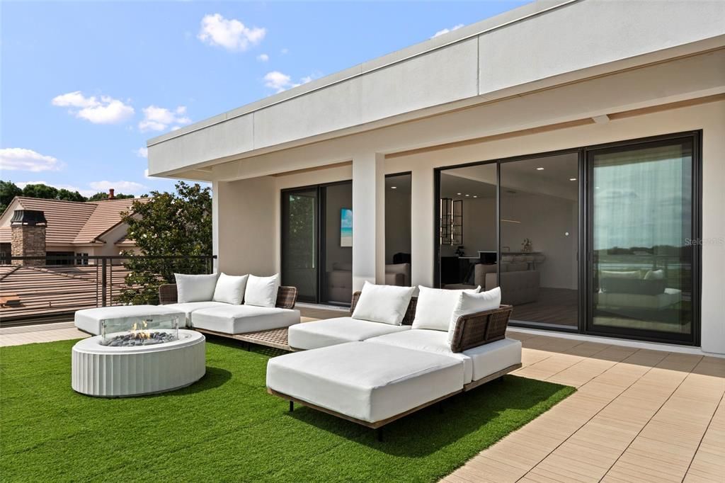 For Sale: $6,900,000 (5 beds, 5 baths, 6300 Square Feet)