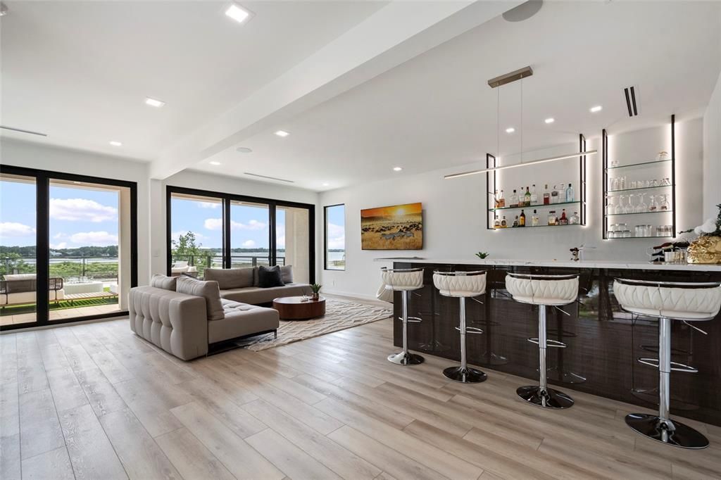 For Sale: $6,900,000 (5 beds, 5 baths, 6300 Square Feet)