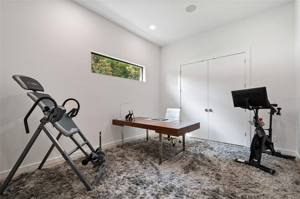 For Sale: $6,900,000 (5 beds, 5 baths, 6300 Square Feet)