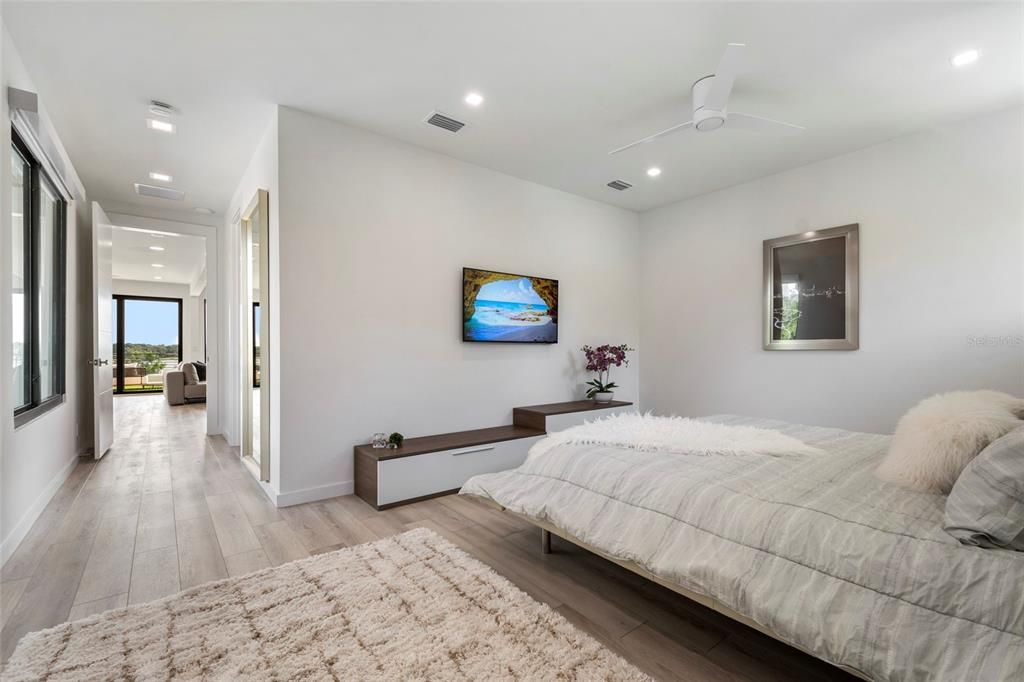 For Sale: $6,900,000 (5 beds, 5 baths, 6300 Square Feet)