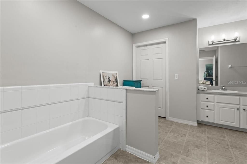 For Sale: $749,000 (5 beds, 2 baths, 2270 Square Feet)