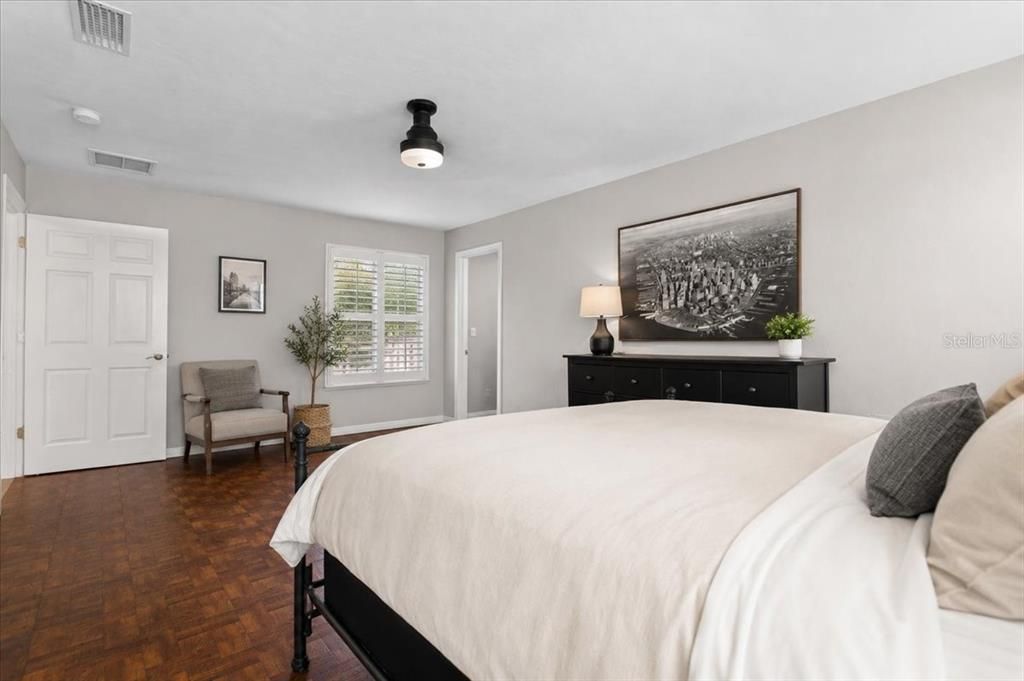 For Sale: $749,000 (5 beds, 2 baths, 2270 Square Feet)