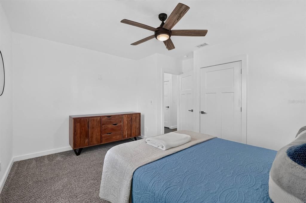 Activo con contrato: $360,000 (3 camas, 2 baños, 1116 Pies cuadrados)
