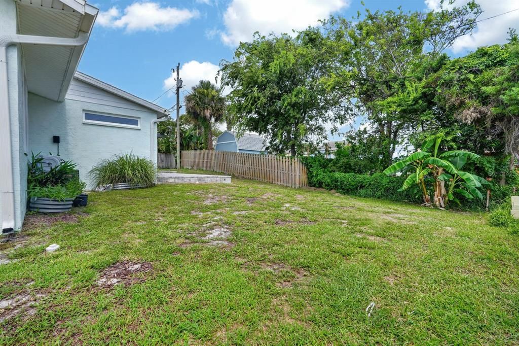 Activo con contrato: $360,000 (3 camas, 2 baños, 1116 Pies cuadrados)