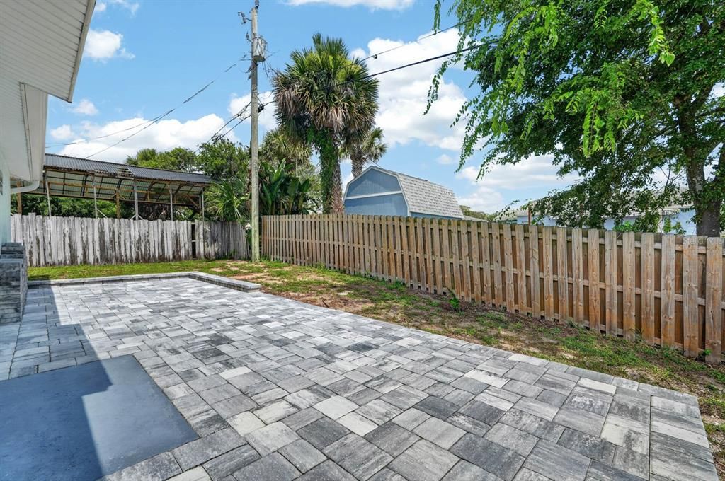 Activo con contrato: $360,000 (3 camas, 2 baños, 1116 Pies cuadrados)