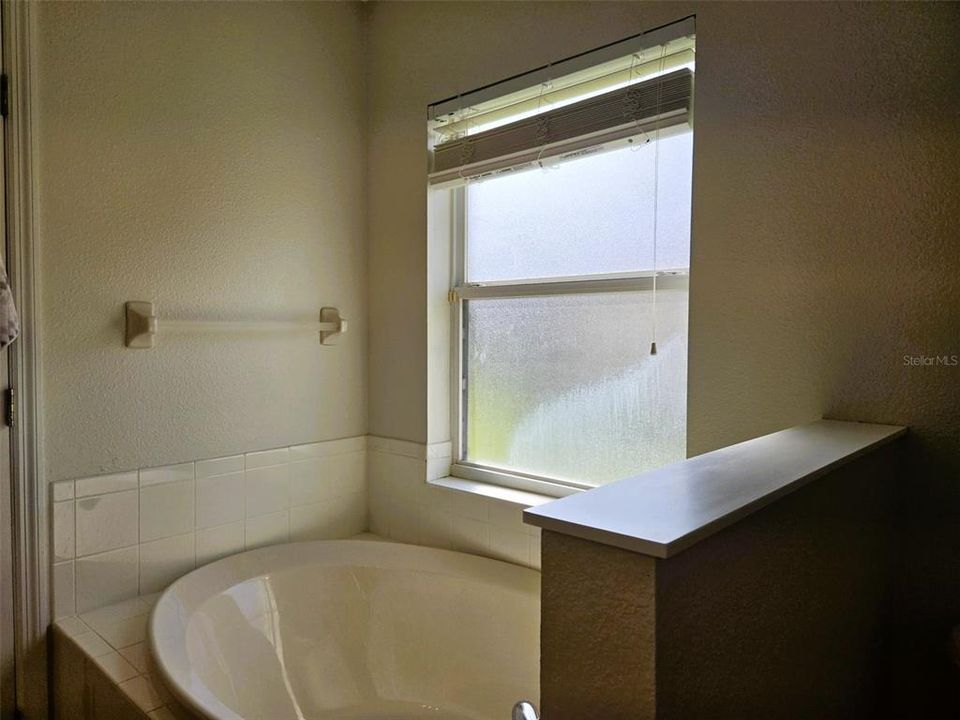 На продажу: $399,900 (3 спален, 2 ванн, 1275 Квадратных фут)